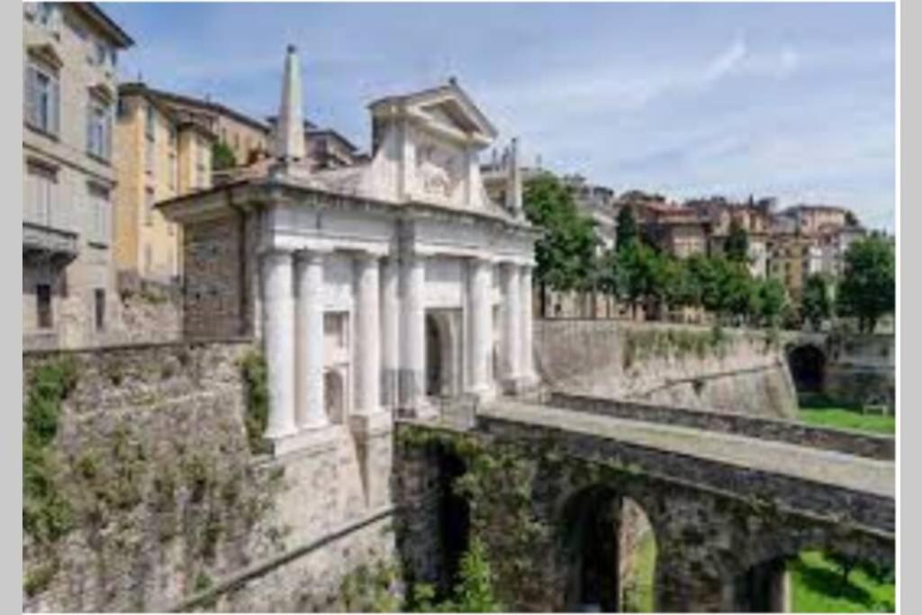 Entire Flat, Independent Entrance, 20 Mins To Bgy - Bergamo Milan Airport Lejlighed Nembro Eksteriør billede